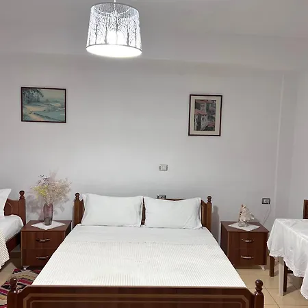 Casa de hóspedes Tourists Gjirokastër
